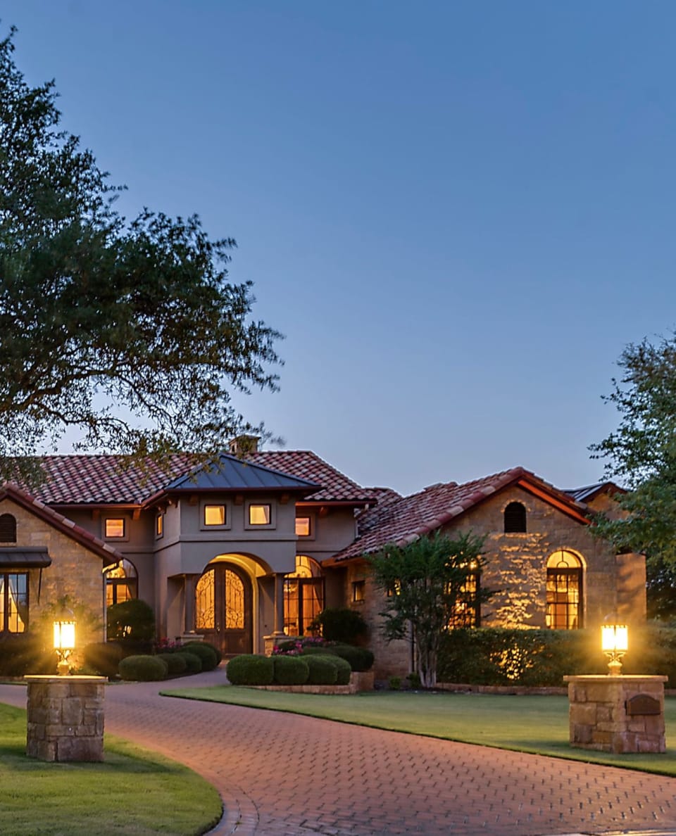 TexHomes - Compass Real Estate