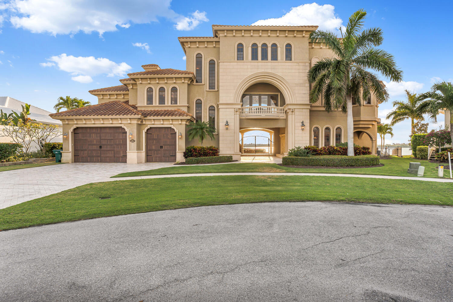 Featured Properties | The Roddy Luxury Group