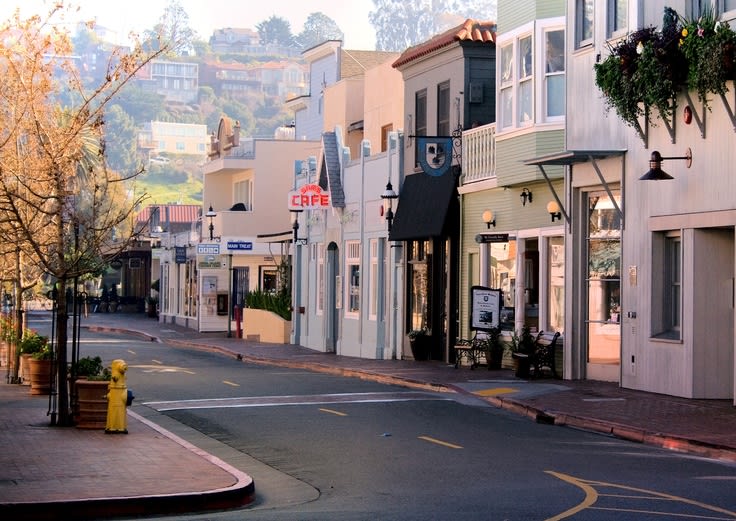 Tiburon Main Street