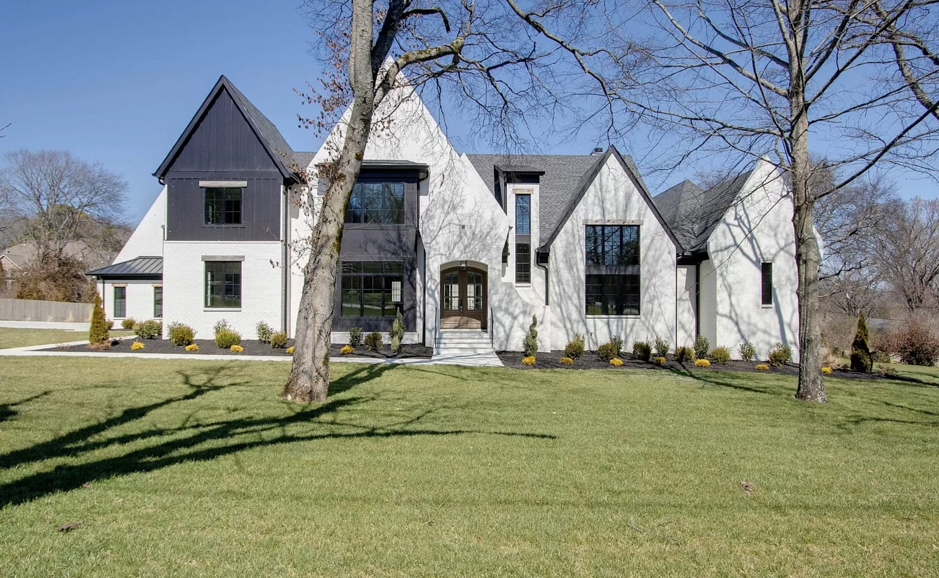 TOURING A $4,400,000 NASHVILLE NEW CONSTRUCTION HOME