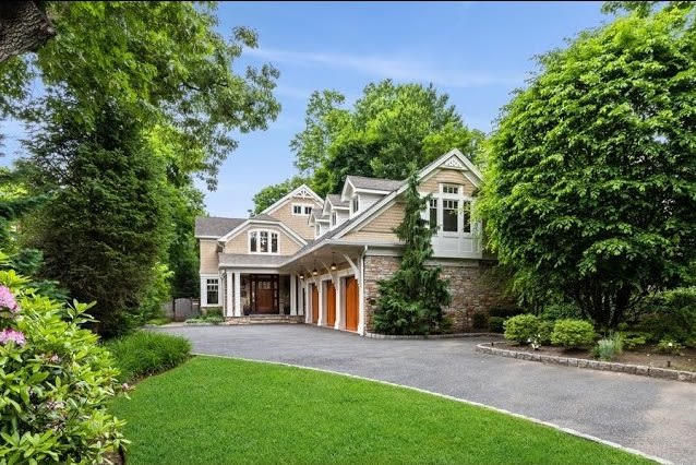 83 Highwood Ave., Tenafly, NJ 07670