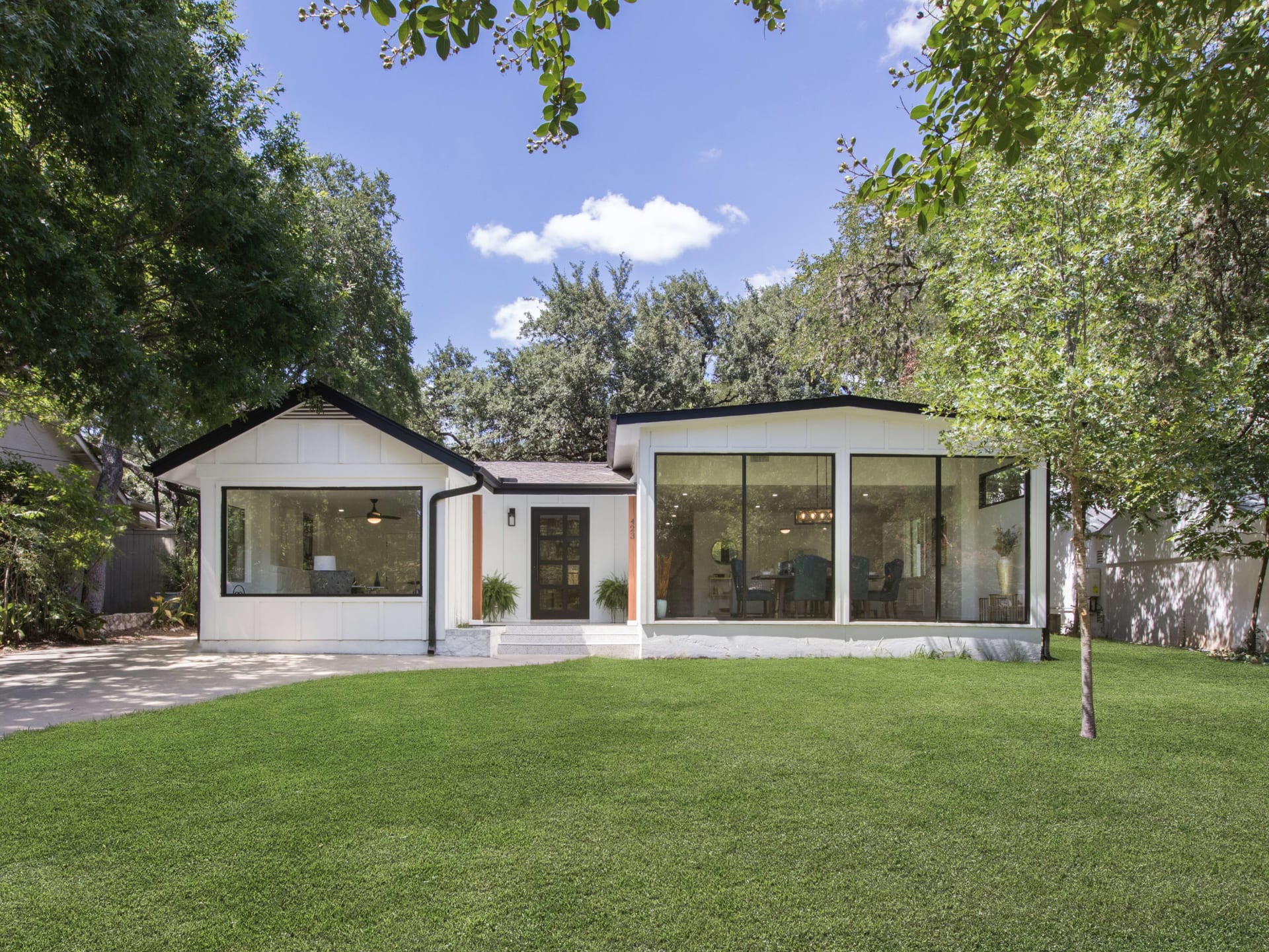 423 College Blvd,  Alamo Heights, 78209