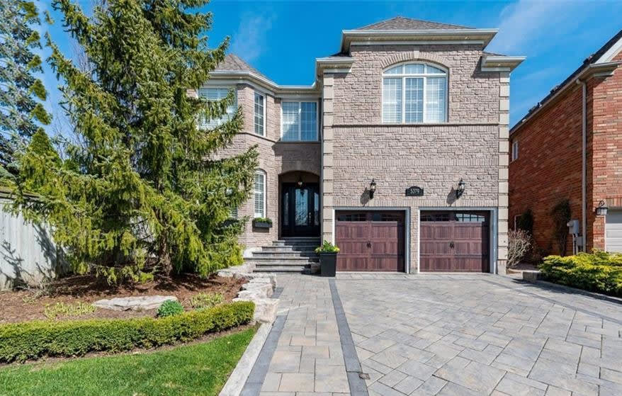 5379 Quartermain Crescent | Beautifully Maintained Executive Home in Erin Mills