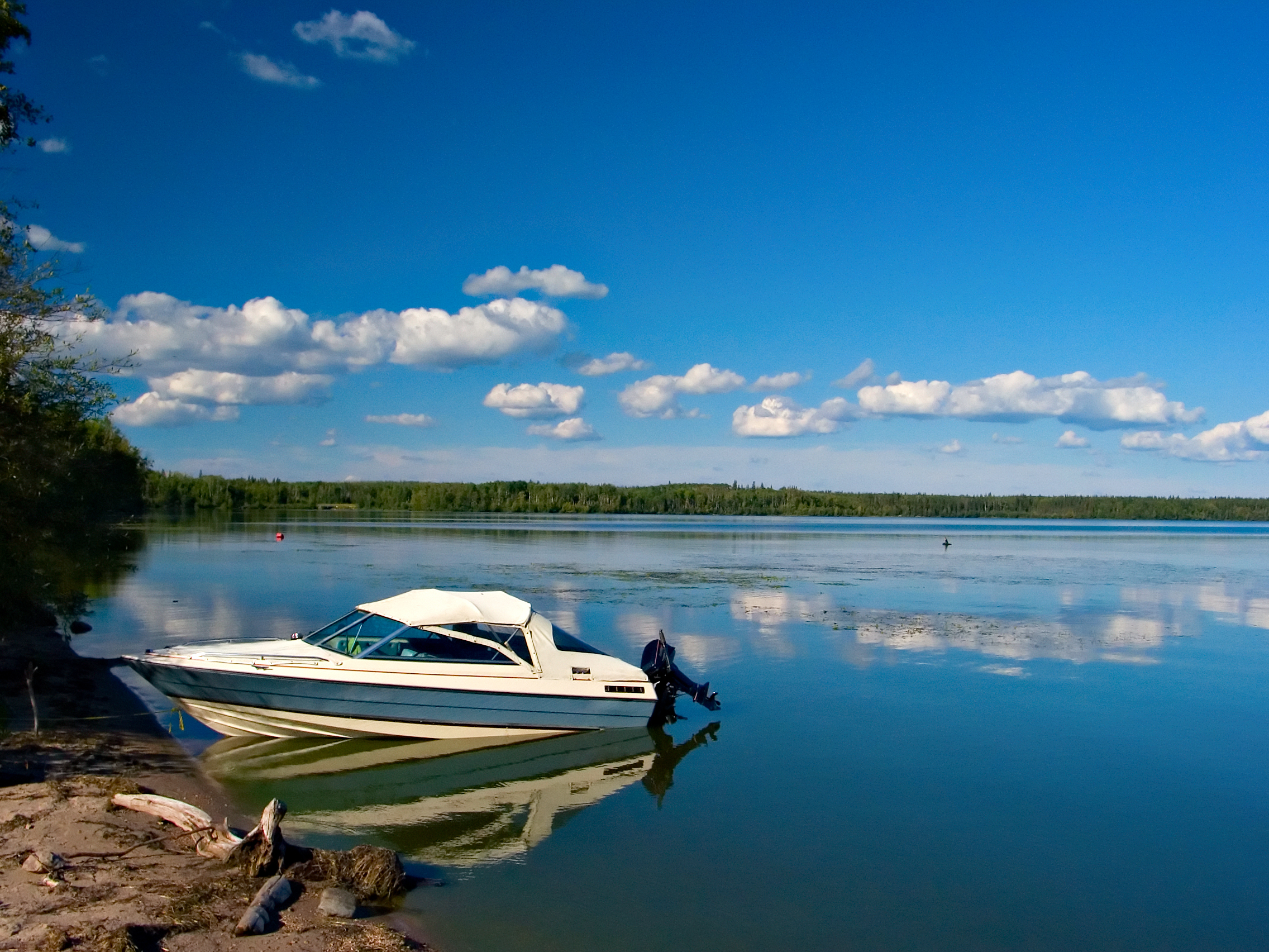 Private docks and boating in Royal Harbor Naples