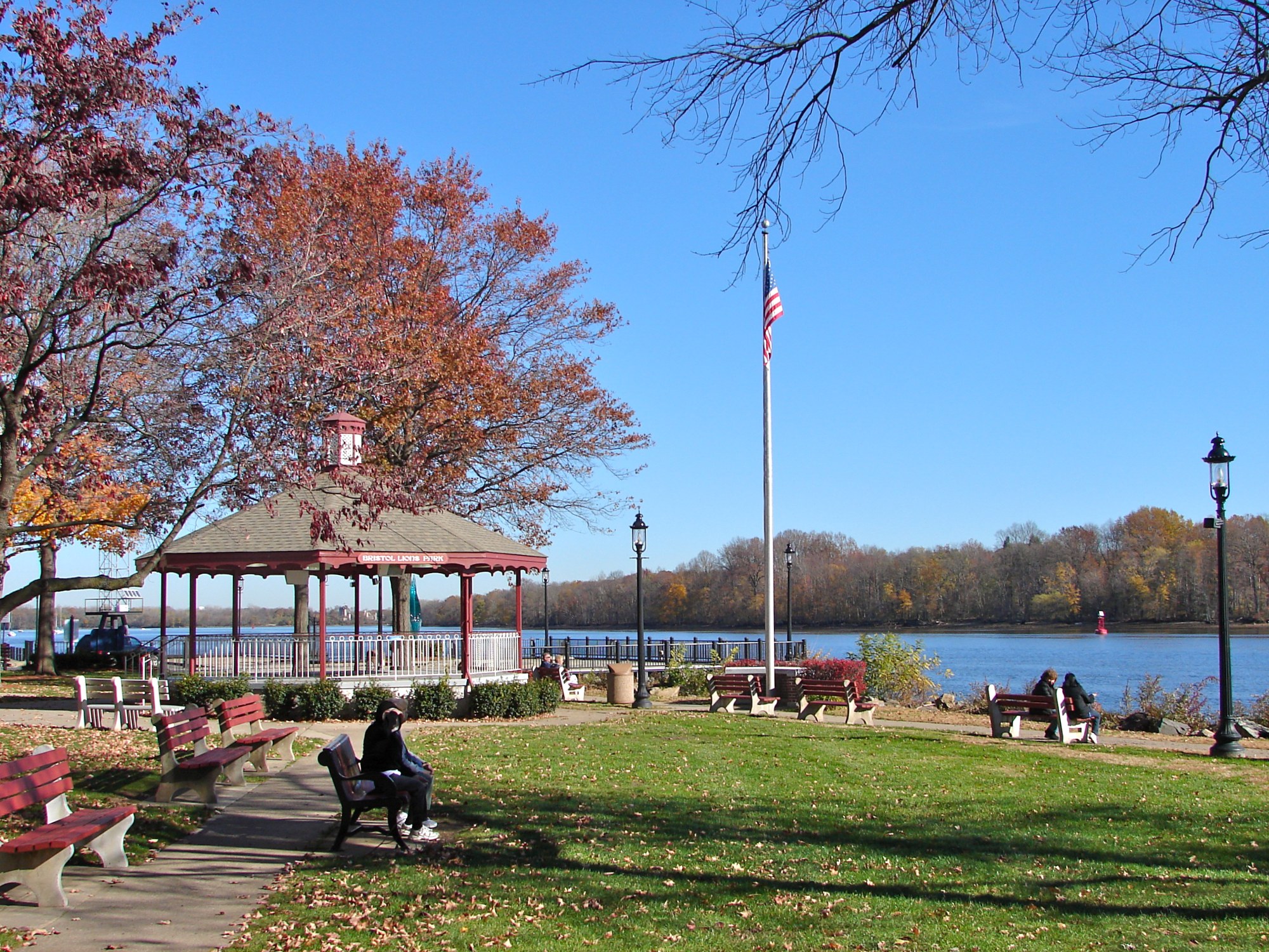 bristol-01-delaware-river-bristol.jpg