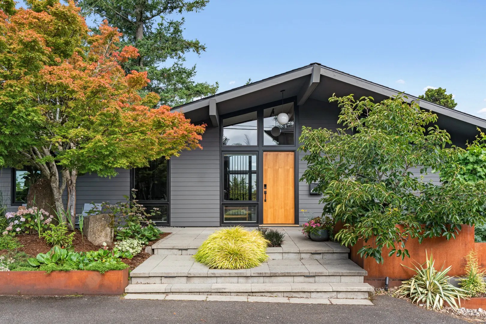 Mid-century home in Portland's Southwest Hills, renovated by PKA Architecture