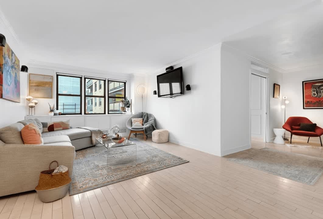 145 E 15th Street #11KL​