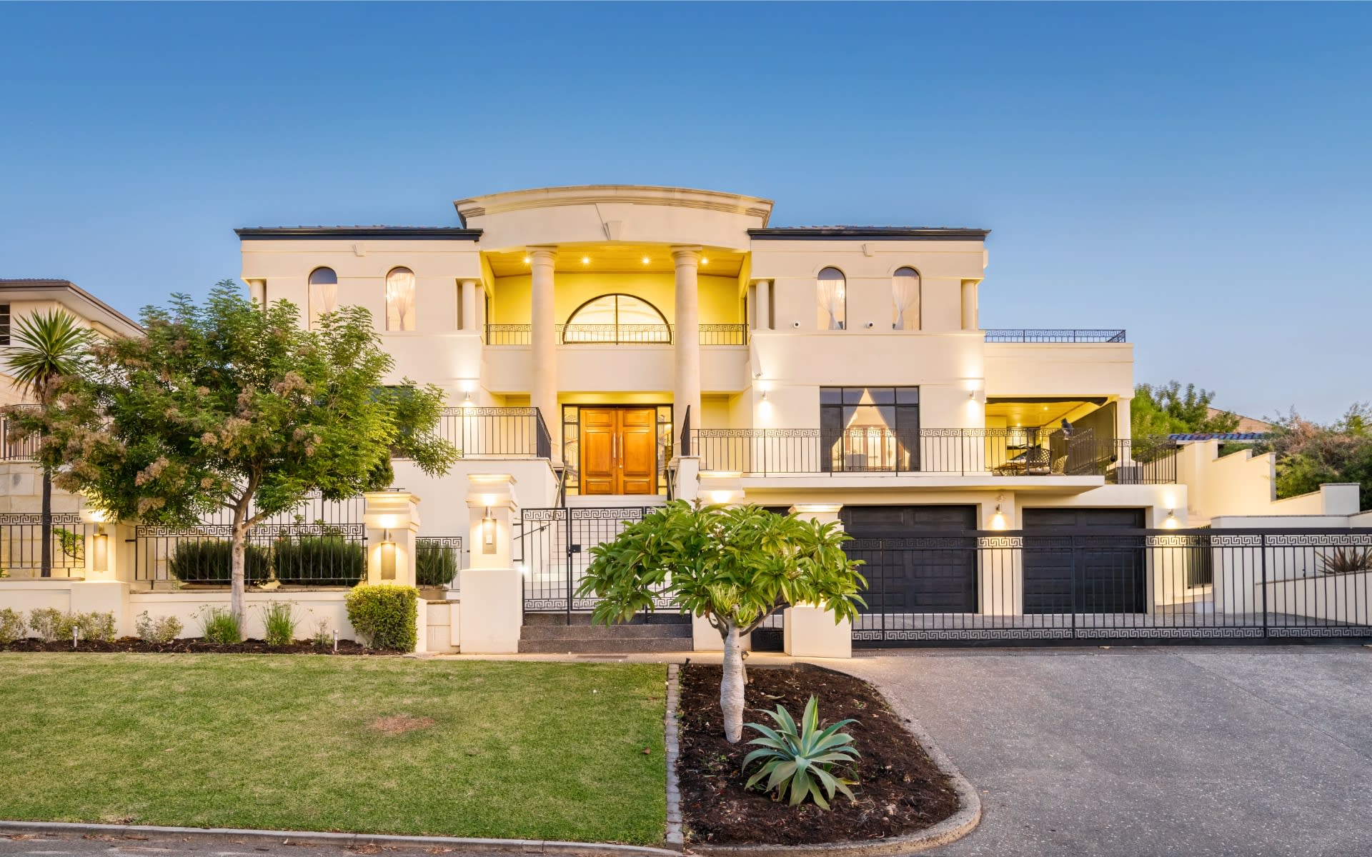 Snapshot of High-End Real Estate With Personalized Service