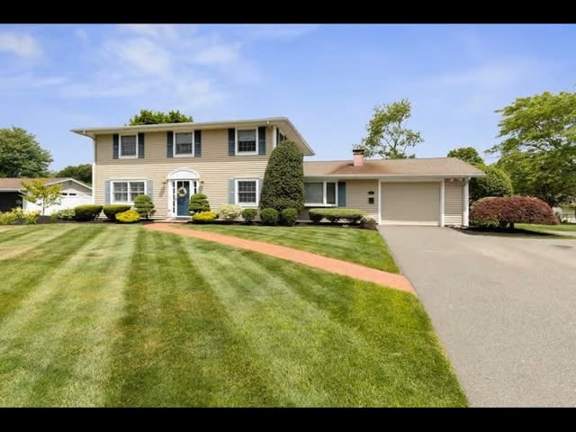 5 Mulberry Drive, Peabody, MA 01960