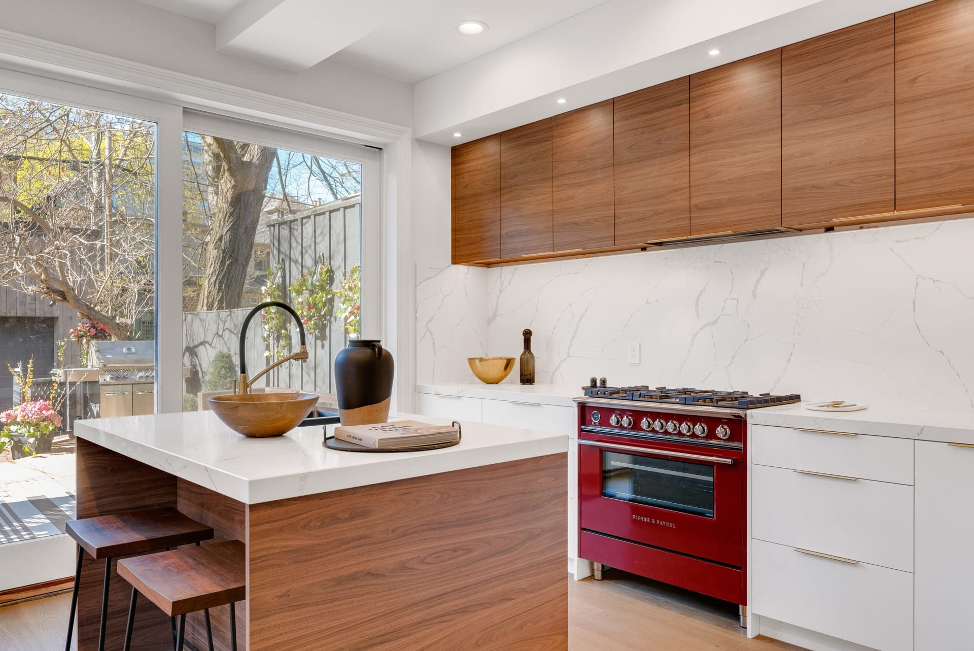 Modern kitchen in St. Louis.