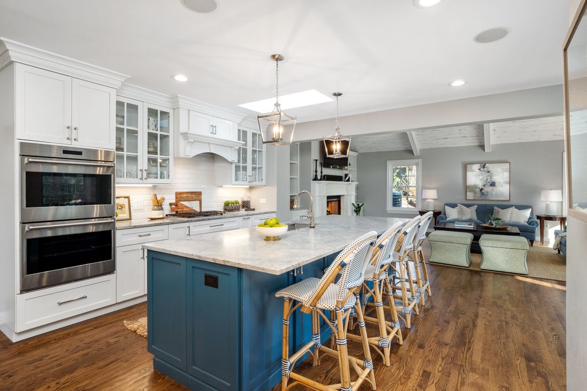 Open and bright modern kitchen in Brentwood.